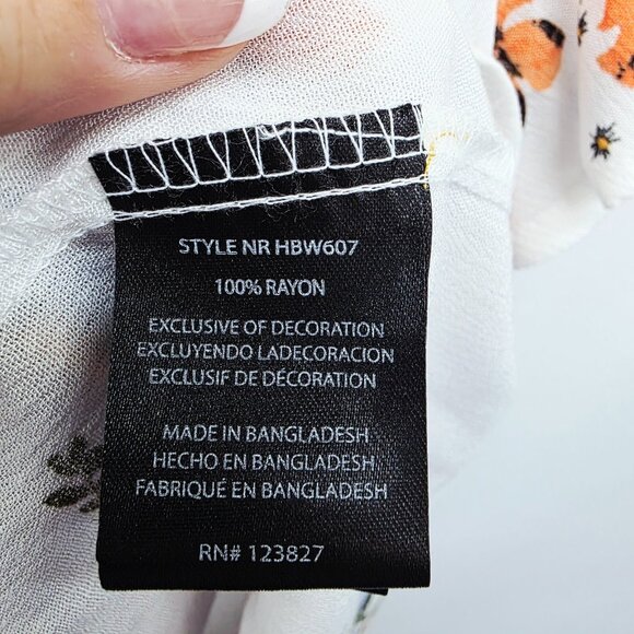 NWT Harve Bernard Tie Front Blouse Floral Size L Button Top Short Sleeve V-Neck - Picture 11 of 15